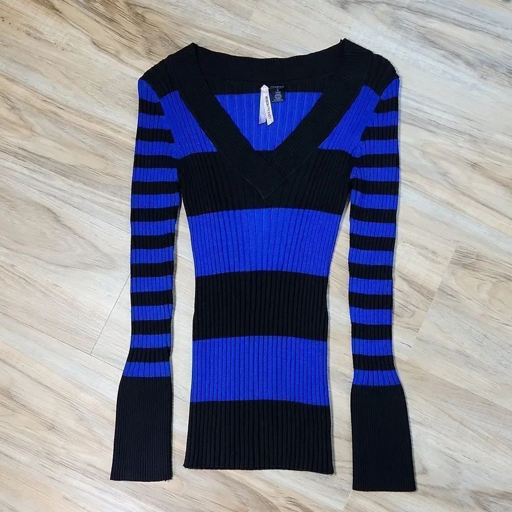 💜Love by Design Blue & Black Stripe Ribbed Vneck Fitted Sweater Large